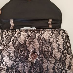💥💥Neiman Marcus purse black and silver.